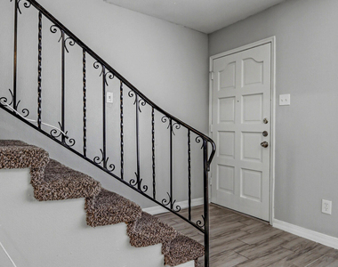 6700 Escondido Drive - Photo Thumbnail 17