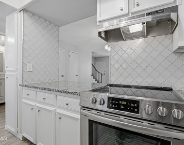 6700 Escondido Drive - Photo Thumbnail 9