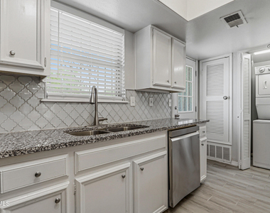 6700 Escondido Drive - Photo Thumbnail 8