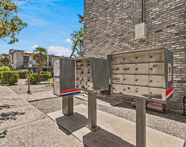 6700 Escondido Drive - Photo Thumbnail 36