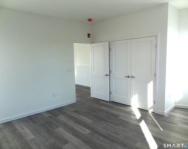 2806 Fairfield Avenue - Photo Thumbnail 6