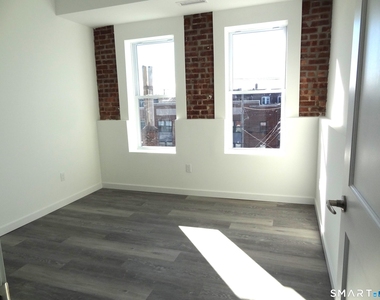 2806 Fairfield Avenue - Photo Thumbnail 7