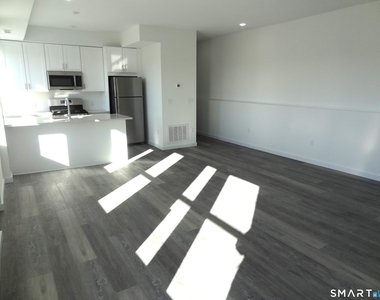 2806 Fairfield Avenue - Photo Thumbnail 2