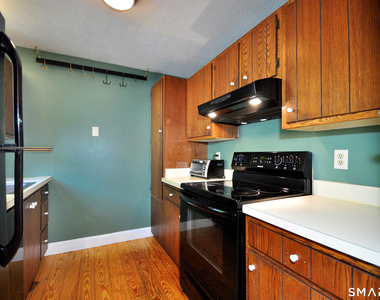 349 Allen Road - Photo Thumbnail 13