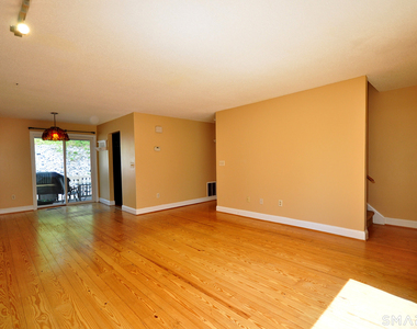 349 Allen Road - Photo Thumbnail 8