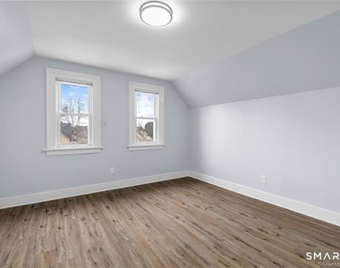 55 Admiral Street - Photo Thumbnail 28