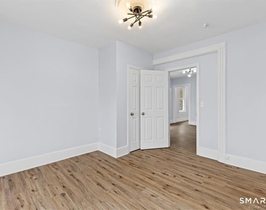 55 Admiral Street - Photo Thumbnail 2