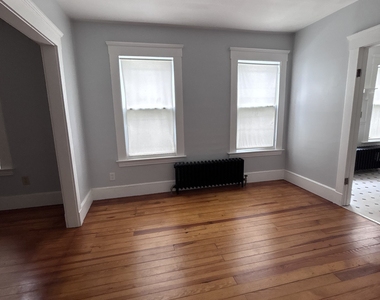 86 Hinman Street - Photo Thumbnail 3