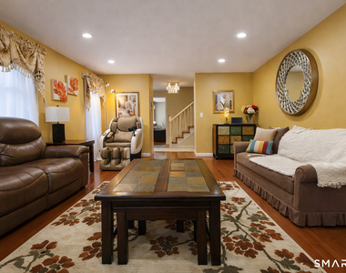 51 Riverside Drive - Photo Thumbnail 16