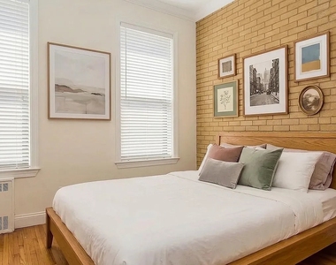 344 East 55th Street - Photo Thumbnail 1