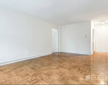 888 8th Avenue - Photo Thumbnail 1