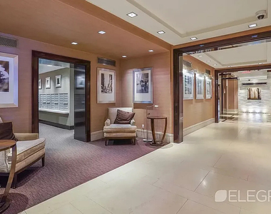 888 8th Avenue - Photo Thumbnail 6