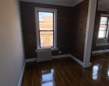 13th St & 1st Ave - Photo Thumbnail 4
