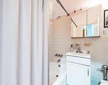 304 East 90th Street - Photo Thumbnail 2