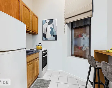304 East 90th Street - Photo Thumbnail 1