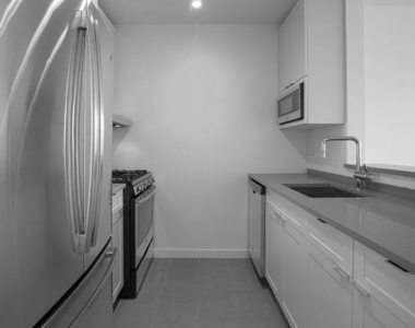 West 42nd Street - Photo Thumbnail 1