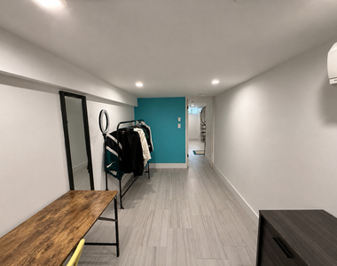 323 Woodbine Street - Photo Thumbnail 3