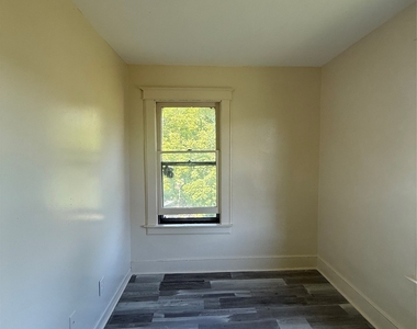 64 Louisa Street - Photo Thumbnail 11