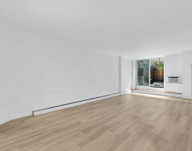 East 95th Street - Photo Thumbnail 2