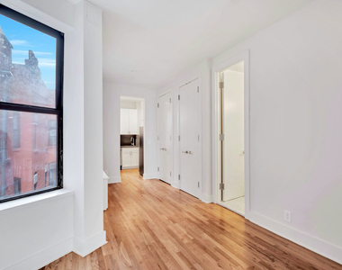 West 45th Street - Photo Thumbnail 2