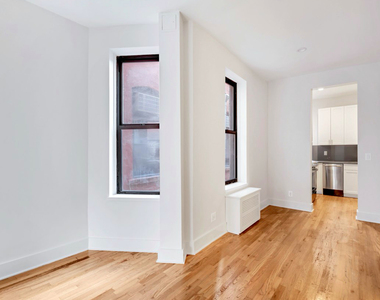 West 45th Street - Photo Thumbnail 1