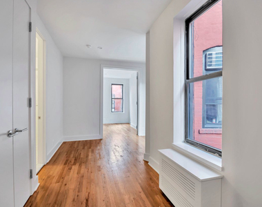 West 45th Street - Photo Thumbnail 3