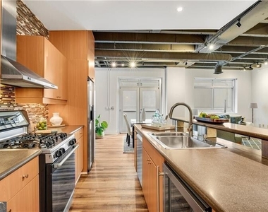 805 Peachtree Street Ne - Photo Thumbnail 11