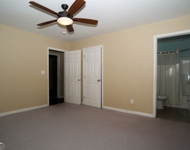 460 Paxton Place - Photo Thumbnail 3