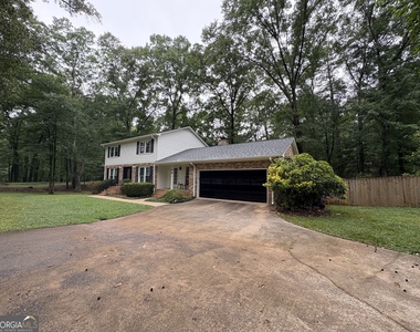 196 Avalon Drive - Photo Thumbnail 5