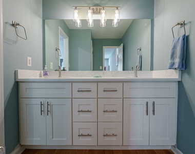 196 Avalon Drive - Photo Thumbnail 35
