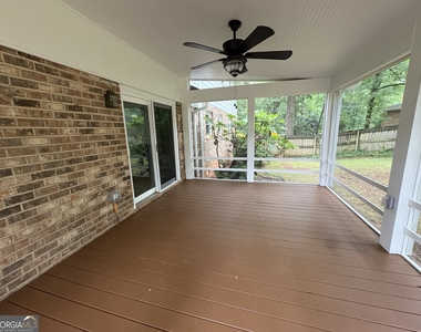 196 Avalon Drive - Photo Thumbnail 18