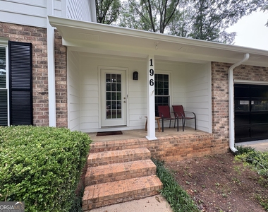 196 Avalon Drive - Photo Thumbnail 12