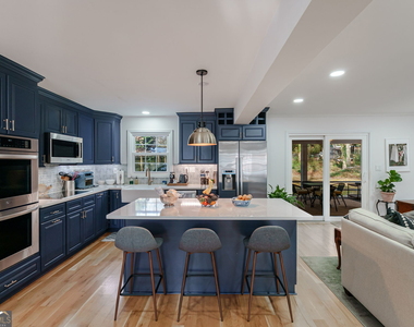 196 Avalon Drive - Photo Thumbnail 20