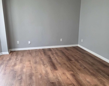 1529 Sydney Pond Circle - Photo Thumbnail 2
