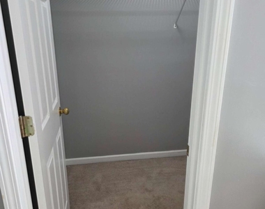 1529 Sydney Pond Circle - Photo Thumbnail 16