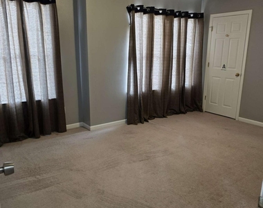1529 Sydney Pond Circle - Photo Thumbnail 10