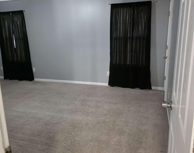 1529 Sydney Pond Circle - Photo Thumbnail 9