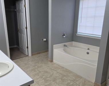 1529 Sydney Pond Circle - Photo Thumbnail 15