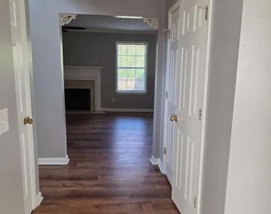 1529 Sydney Pond Circle - Photo Thumbnail 4