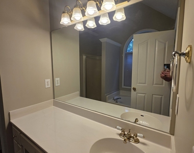 120 Cloverwood Drive - Photo Thumbnail 9