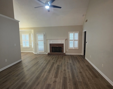 120 Cloverwood Drive - Photo Thumbnail 2