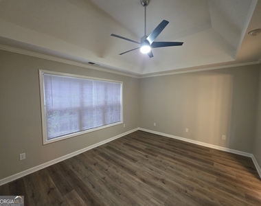 120 Cloverwood Drive - Photo Thumbnail 7
