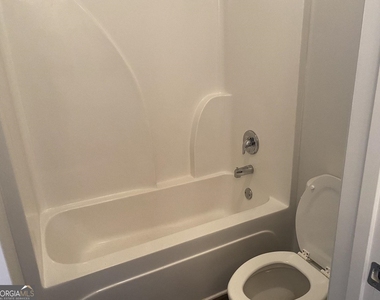 5650 Mirror Lake Drive - Photo Thumbnail 7