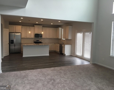 5650 Mirror Lake Drive - Photo Thumbnail 13