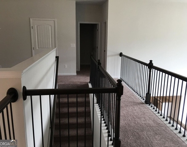 5650 Mirror Lake Drive - Photo Thumbnail 17