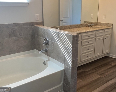 5650 Mirror Lake Drive - Photo Thumbnail 27