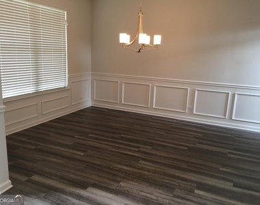 5650 Mirror Lake Drive - Photo Thumbnail 5