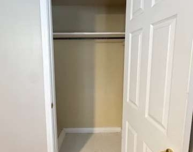 552 Sybil Lane Se - Photo Thumbnail 7
