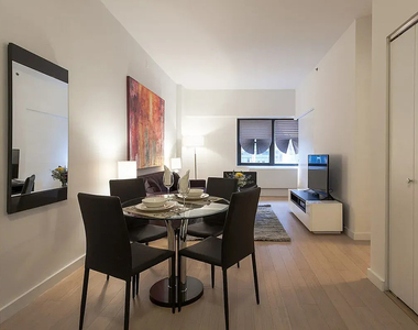  East 39th Street - Photo Thumbnail 1