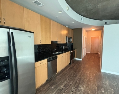 400 W Peachtree Street Nw - Photo Thumbnail 6